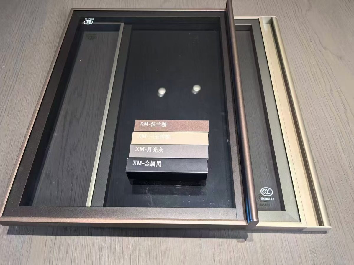 展厅玻璃柜门样品实拍
